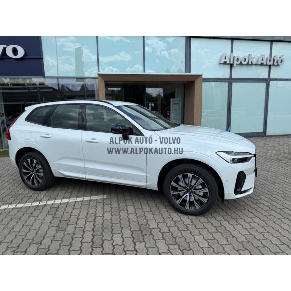 XC60 B5 Összkerékhajtás Mild hybrid Benzinmotoros modellek Plus Dark