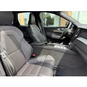 XC60 B5 Összkerékhajtás Mild hybrid Benzinmotoros modellek Plus Dark