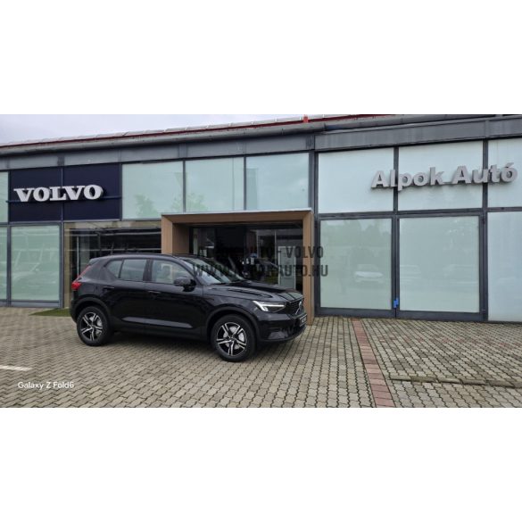 Volvo XC40 B3 Mild hybrid Benzin Plus Dark 