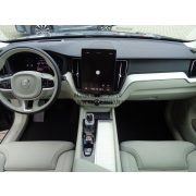 XC60 B5 AWD Mild hybrid Benzinmotoros modellek Ultra Dark